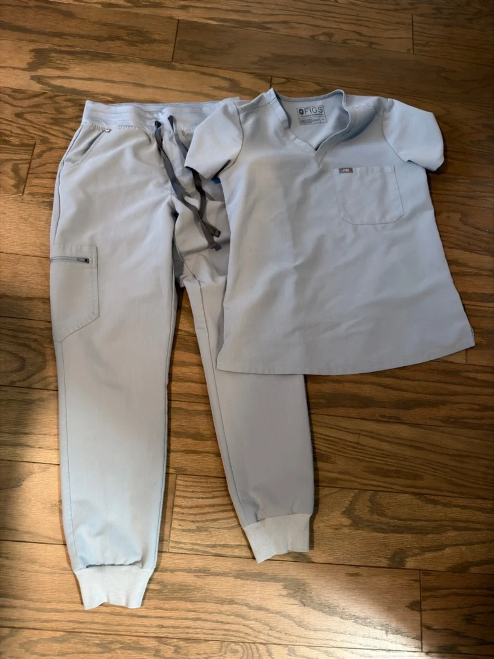 FIGS Dusty Blue Scrub Set - Top & Jogger Pants - Picture 1 of 9